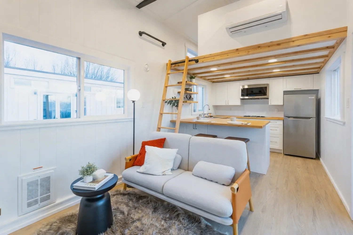 20260109_1630_Modern Tiny Home Interior_remix_01kejmwv4web792nfvnfpngm05
